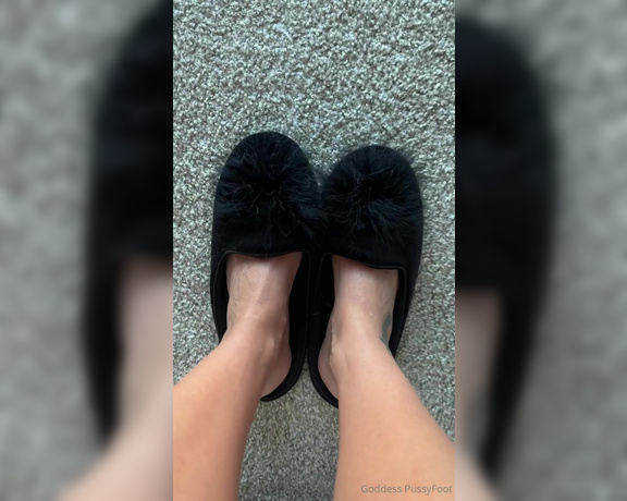 Goddess PussyFoot aka U186296307 OnlyFans - Peek a boo