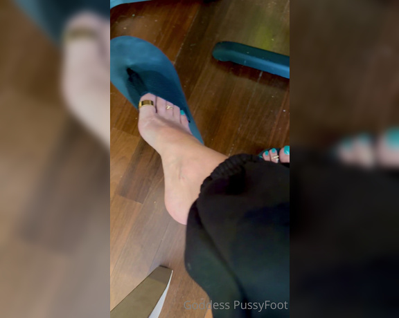 Goddess PussyFoot aka U186296307 OnlyFans - Follow my feet as I pick up a friends birthday cake and go to her birthday brunch 3