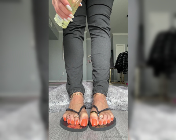 Goddess PussyFoot aka U186296307 OnlyFans - Late night joi teaser with juicy orange toes There is a 45 min video available