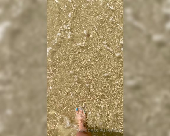 Goddess PussyFoot aka U186296307 OnlyFans - Playing around on my favorite beach