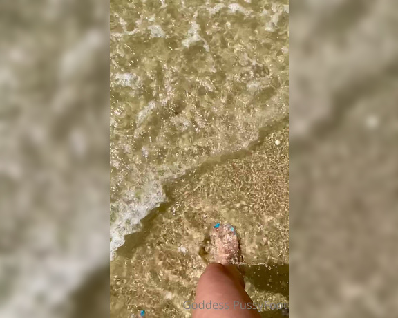 Goddess PussyFoot aka U186296307 OnlyFans - Playing around on my favorite beach