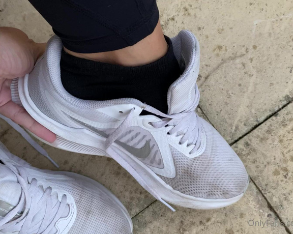 Goddess Suzie aka Goddesssuzie26 OnlyFans - Post run, these feet need to breathe! The smell hits you like a train when my feet pop out! Swipe 2