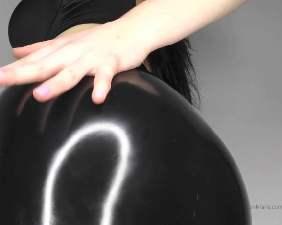 Karina Kalashnikova aka Mistresskarina OnlyFans - Latex Ass Worship! Full 6 min clip