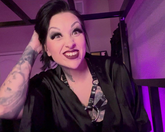 Lady Vi aka Satanatrix OnlyFans - Virtual session with a new parishioner tonight, reprogramming him to only get aroused by my armpit 1