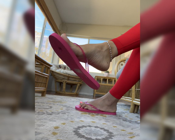 Sole Purpose Texas aka Solepurposetexasofficial OnlyFans - Flip flop dangle play for you to cum too!