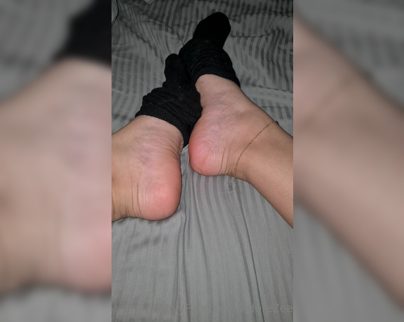 AdoreZee aka Adorezee OnlyFans - A veryyy slow sock removal JoI with cum countdown in the end