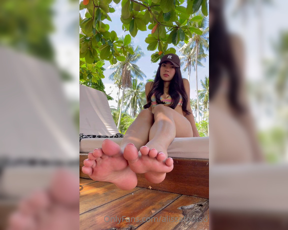 Alissafootsd aka Alissafootsd OnlyFans - Soles teasing for you