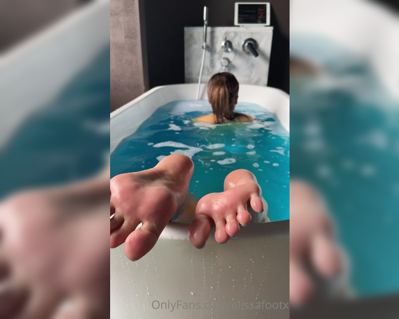 Alissafootsd aka Alissafootsd OnlyFans - Imagine have a bath with