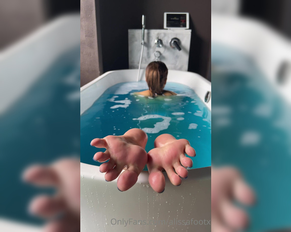 Alissafootsd aka Alissafootsd OnlyFans - Imagine have a bath with