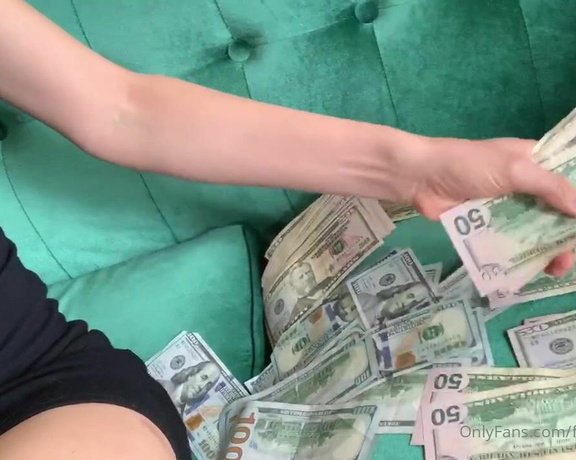 Goddess Christine aka Findomchristine OnlyFans - Just counting the thousands in cash I have lying around