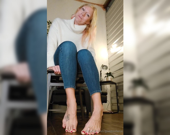 Goddess Fierce aka Goddessfierce OnlyFans - I thought you could lick my feet clean for