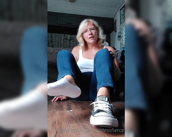 Goddess Fierce aka Goddessfierce OnlyFans - EnJOI my toe spreads for 10 mins (updated)