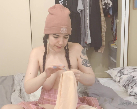 LilRedVelvet aka Lilredvelvet OnlyFans - Sewing topless (8 mins)