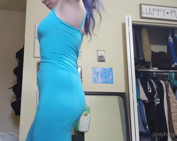 LilRedVelvet aka Lilredvelvet OnlyFans - All my dresses try on fashion show!