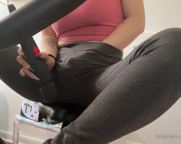 LilRedVelvet aka Lilredvelvet OnlyFans - Masturbating on my exercise bike in leggings