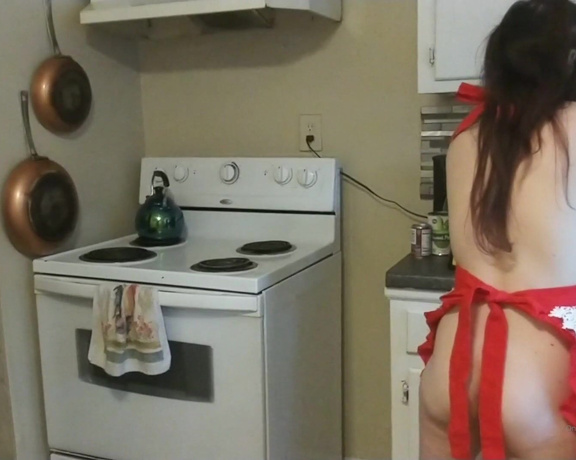 LilRedVelvet aka Lilredvelvet OnlyFans - COOKING SOUP FROM SCRATCH IN JUST AN APRON