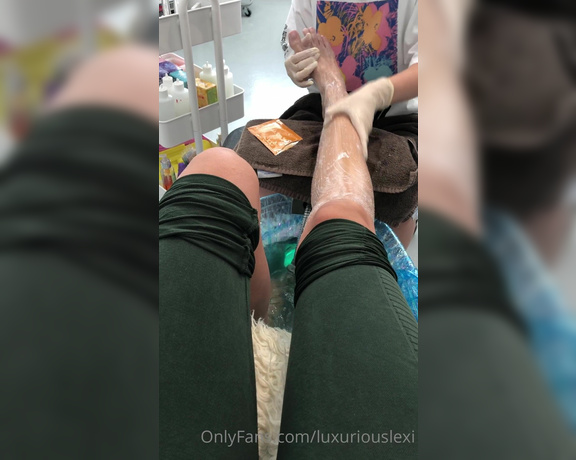 Luxuriouslexi aka Luxuriouslexi OnlyFans - Take Notes on how to pamper your Goddess! #October2020 #FootFetish