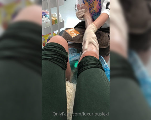 Luxuriouslexi aka Luxuriouslexi OnlyFans - Take Notes on how to pamper your Goddess! #October2020 #FootFetish