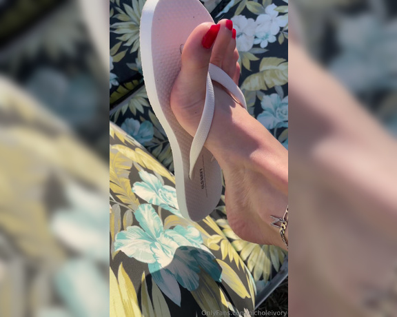 Nichole_Ivory aka Nicholeivory OnlyFans - Red toes in white flip flops yep flip flop in December still lol