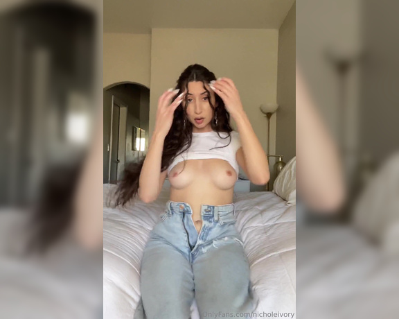 Nichole_Ivory aka Nicholeivory OnlyFans - Teasing you with my body and especially my feet