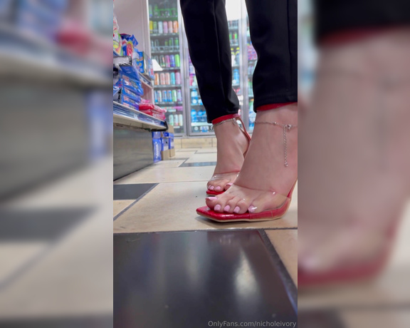 Nichole_Ivory aka Nicholeivory OnlyFans - Feet at the gas station