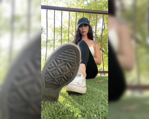 Nichole_Ivory aka Nicholeivory OnlyFans - Watch me take my shoes off and sniff after a long day