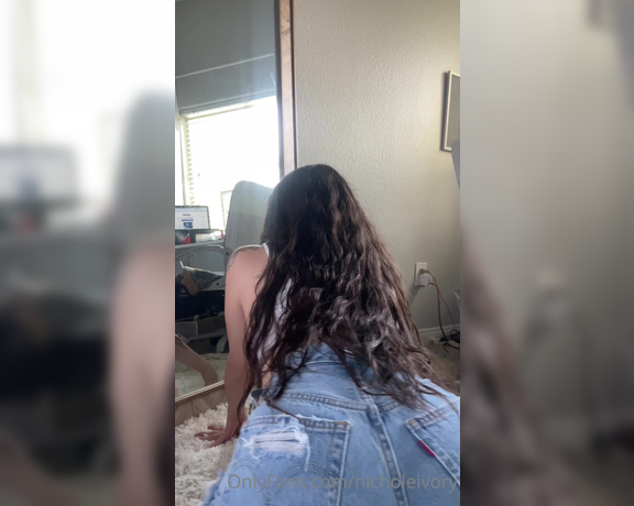 Nichole_Ivory aka Nicholeivory OnlyFans - You know you love it ass in jean shorts and feet