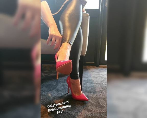 Deliciousdutchfeet aka Deliciousdutchfeet OnlyFans - ONLINE TOMORROW! JOI instructions while dangling my new pink heels