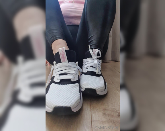 Deliciousdutchfeet aka Deliciousdutchfeet OnlyFans - Love to wear my pumas without socks Feeling my moisty toes wiggling in the warm shoes is very comfy