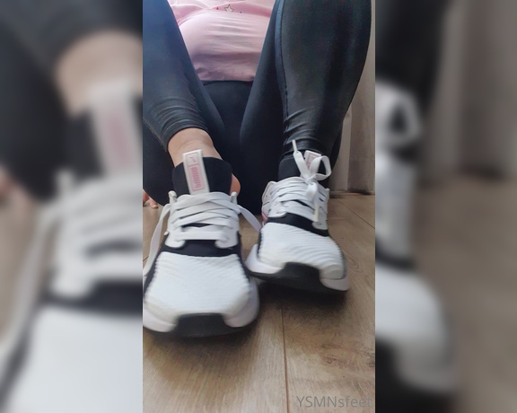 Deliciousdutchfeet aka Deliciousdutchfeet OnlyFans - Love to wear my pumas without socks Feeling my moisty toes wiggling in the warm shoes is very comfy