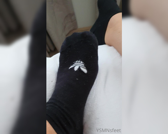 Deliciousdutchfeet aka Deliciousdutchfeet OnlyFans - So let me know who is interested in these smelly socks they need to be sniffed it would be a was