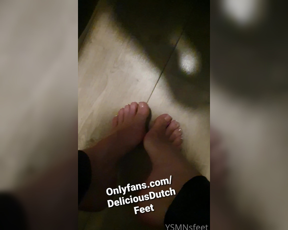 Deliciousdutchfeet aka Deliciousdutchfeet OnlyFans - This evening full video well I dont know when I upload it Only if you are all good boys
