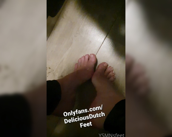 Deliciousdutchfeet aka Deliciousdutchfeet OnlyFans - This evening full video well I dont know when I upload it Only if you are all good boys