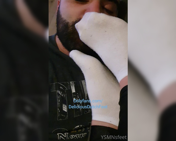 Deliciousdutchfeet aka Deliciousdutchfeet OnlyFans - Cheesy smelly feet sniffing with a happy, very happy ending The ending was not only happy, but very