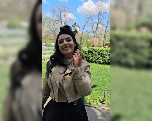 Ezada Sinn aka Ezada OnlyFans - Channeling timeless elegance for a romantic date in Cismigiu Park with my love, Giada Da Vinci