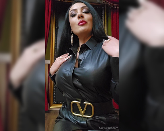 Ezada Sinn aka Ezada OnlyFans - I went to Consignatia7 because I was in the neighbourhood and I ended up with 2 leather items and 3