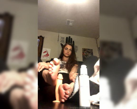 Ivy Foot Goddess aka Ivyfootgoddess OnlyFans - Going through my old lives I didn’t know I could do that!