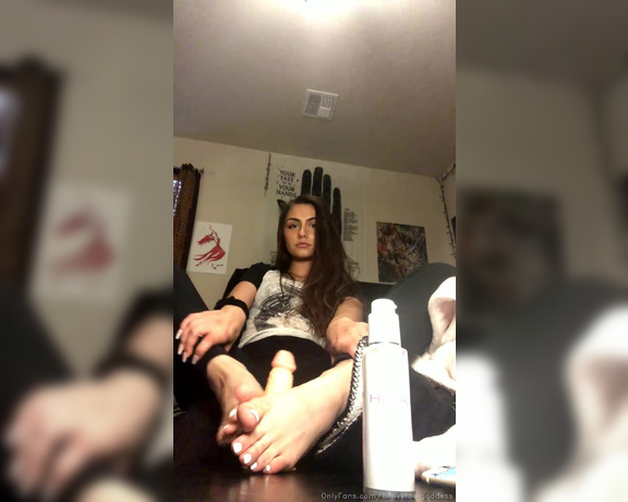 Ivy Foot Goddess aka Ivyfootgoddess OnlyFans - Going through my old lives I didn’t know I could do that!