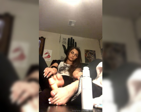 Ivy Foot Goddess aka Ivyfootgoddess OnlyFans - Going through my old lives I didn’t know I could do that!