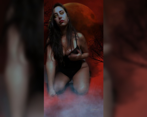 Jenelle Jcakes aka Jcakess OnlyFans - Dusk till dawn I just wish I had Salma Hayek with