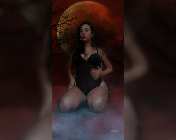 Jenelle Jcakes aka Jcakess OnlyFans - Dusk till dawn I just wish I had Salma Hayek with