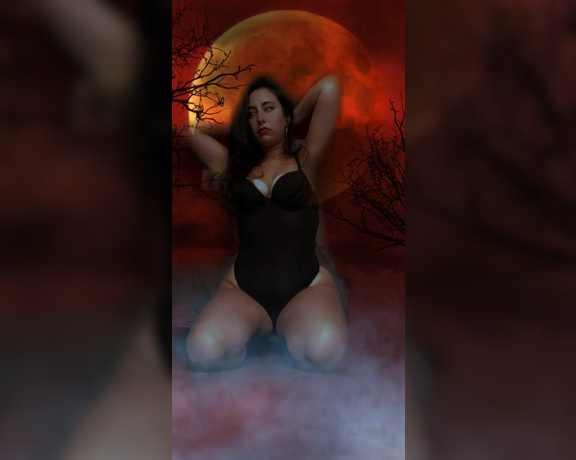 Jenelle Jcakes aka Jcakess OnlyFans - Dusk till dawn I just wish I had Salma Hayek with