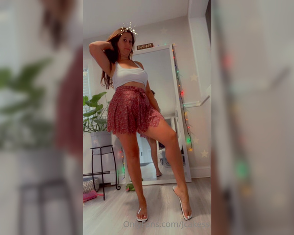 Jenelle Jcakes aka Jcakess OnlyFans - Do u think my skirt is too short to go out dinner