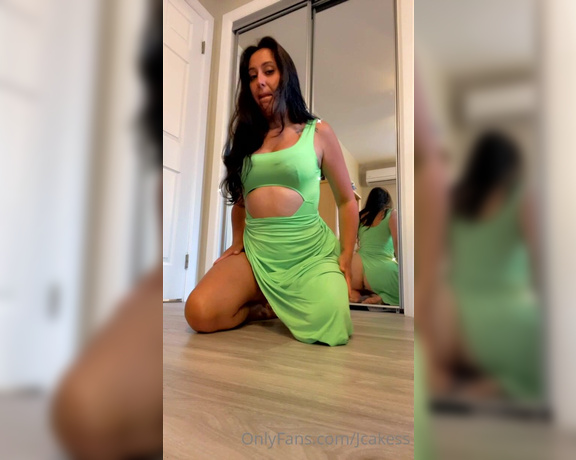 Jenelle Jcakes aka Jcakess OnlyFans - Feeling myself 90’s style