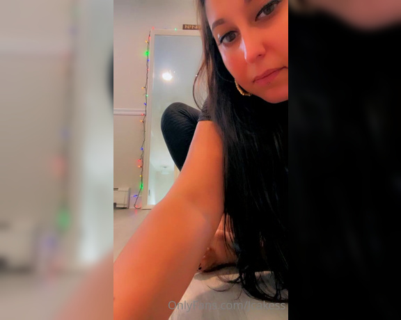 Jenelle Jcakes aka Jcakess OnlyFans - Swipe for continuation… Happy Humpday everyone! 3