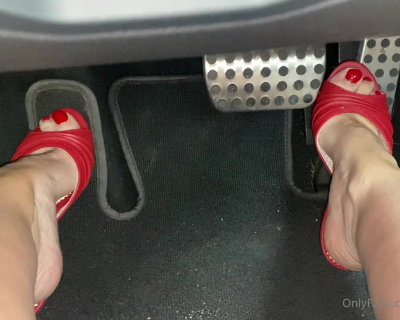 Miss Harriet aka Redtoes Onlyfans - Driving in my red peep toes