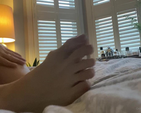 Miss Harriet aka Redtoes Onlyfans - I need a foot slave, they desperately need some attention!