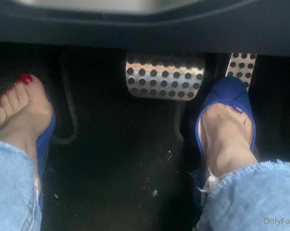 Miss Harriet aka Redtoes Onlyfans - Sunday drive!