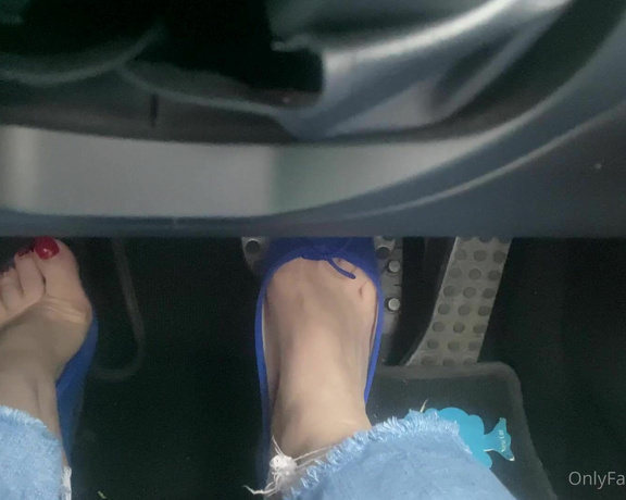 Miss Harriet aka Redtoes Onlyfans - Sunday drive!