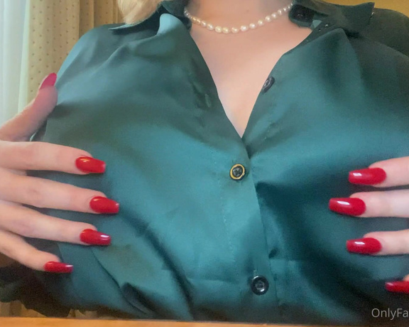 Miss Harriet aka Redtoes Onlyfans - Your seductive boss calls you into her hotel room for a quick chat before the conference  guess w 2